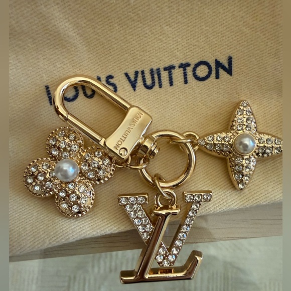 Louis Vuitton Gold Floral Key Charm - Picture 2 of 3